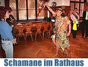 Ecuadorianischer Schamane besuchte das Rathaus (Foto: Maritn Schmitz)
